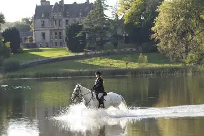 globetrotters travel horseback