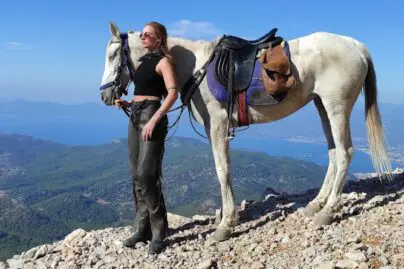 globetrotters travel horseback